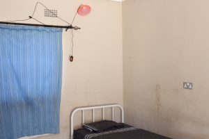 Maternity ward bed